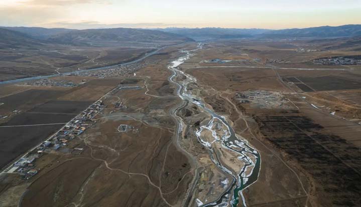 Imagen aérea de un terreno habitado.